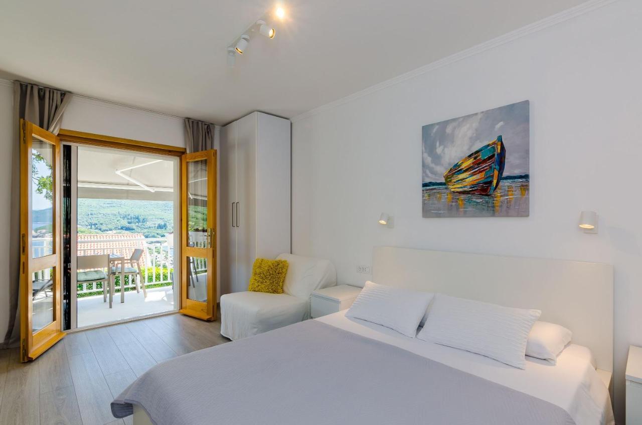Sara Apartment Molunat